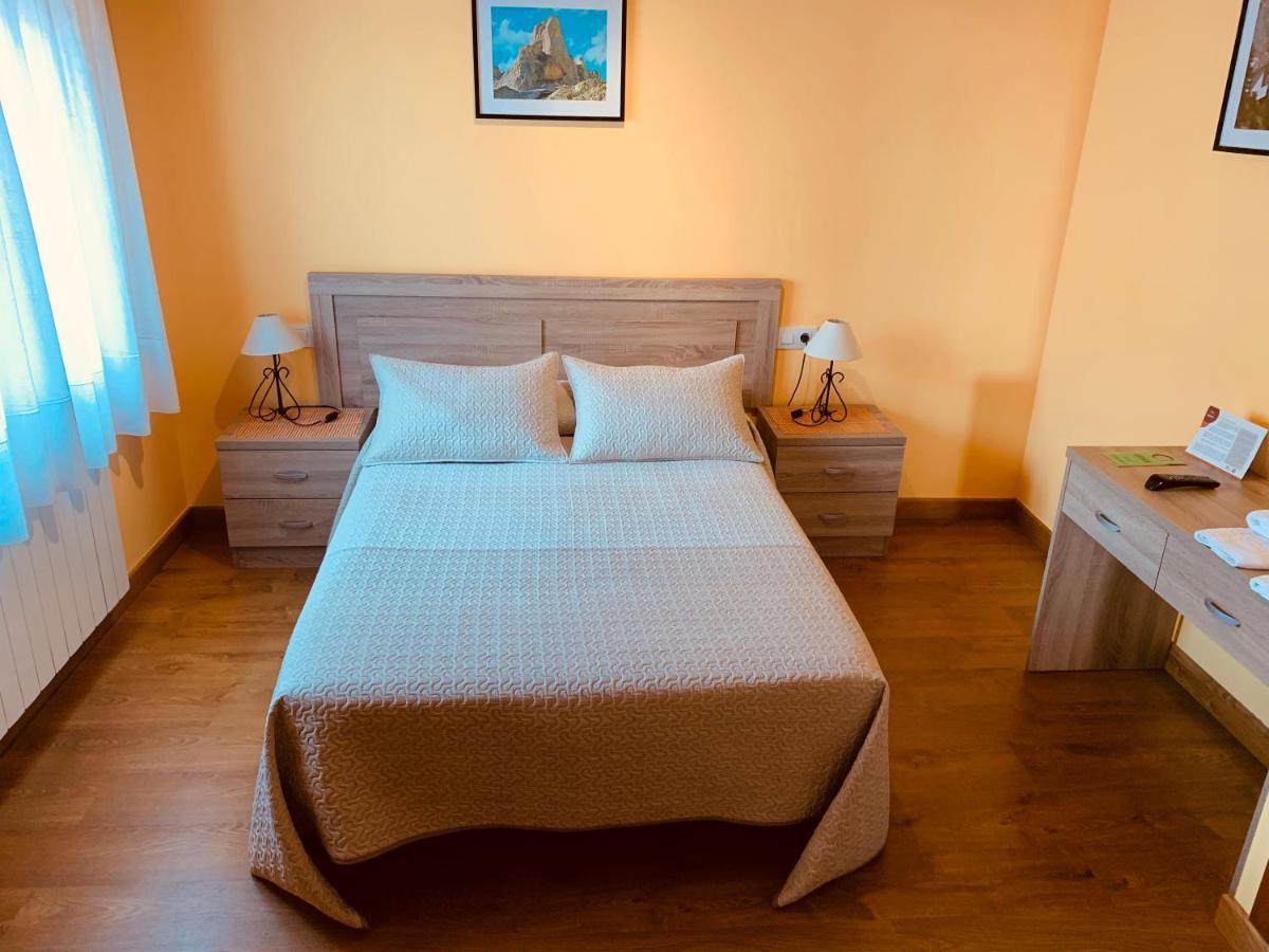 Hostal La Serna Hotel Potes Ngoại thất bức ảnh