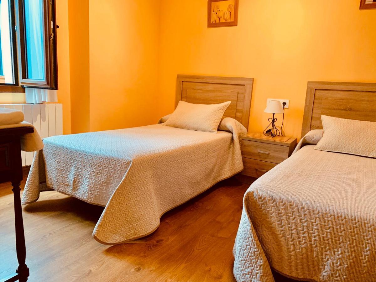 Hostal La Serna Hotel Potes Ngoại thất bức ảnh