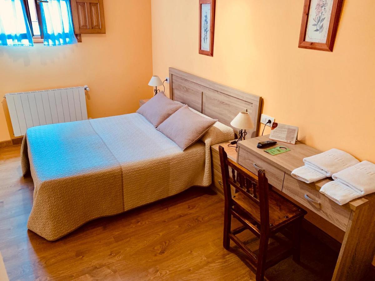 Hostal La Serna Hotel Potes Ngoại thất bức ảnh