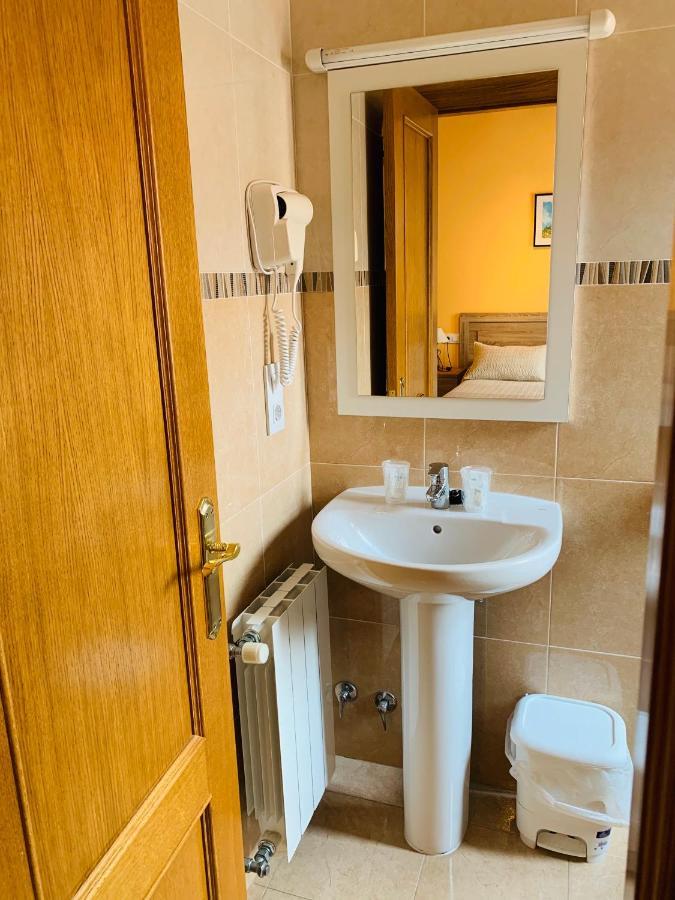 Hostal La Serna Hotel Potes Ngoại thất bức ảnh