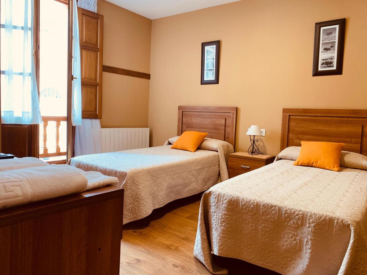 Hostal La Serna Hotel Potes Ngoại thất bức ảnh