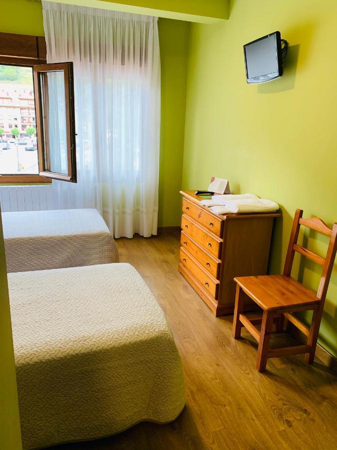 Hostal La Serna Hotel Potes Ngoại thất bức ảnh